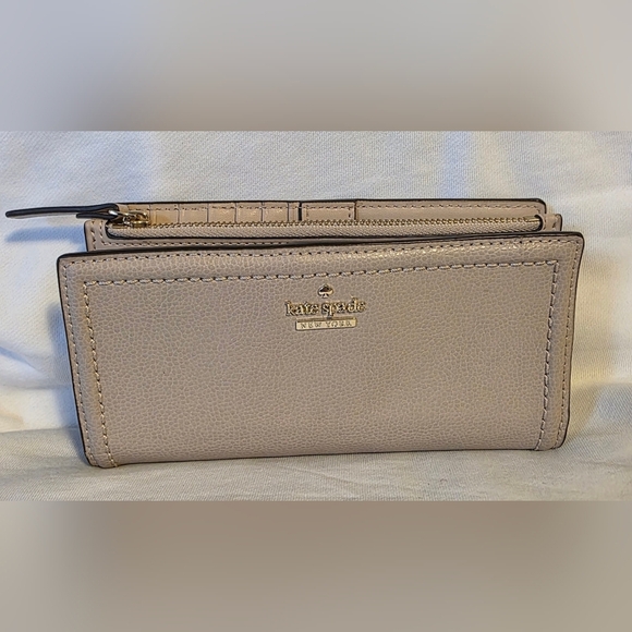 Kate Spade Light Tan Medium Wallet - Picture 1 of 6